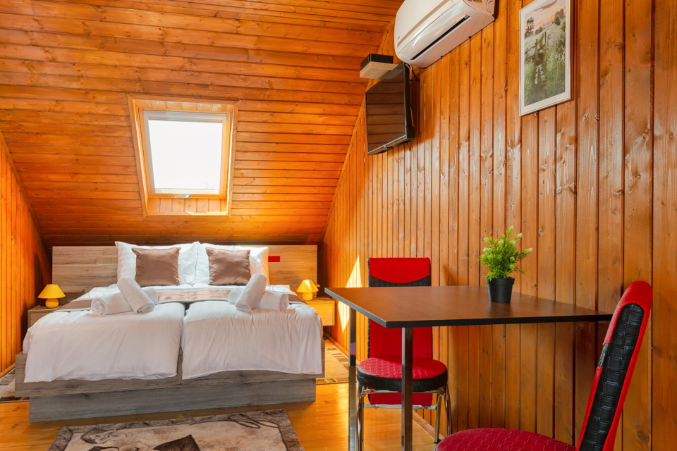 András Apartmanház - Poroszló
