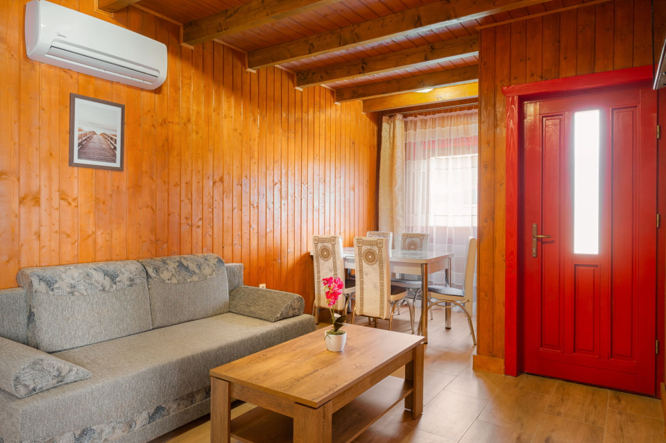 András Apartmanház - Poroszló