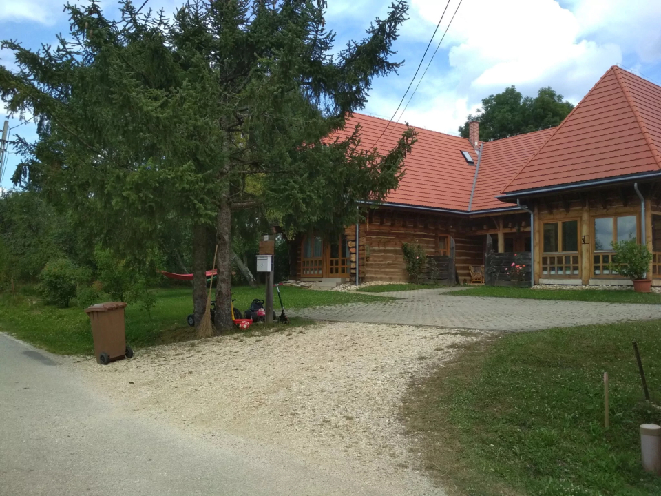 Apartman egy Makovecz Imre tervezte házban - Ispánk