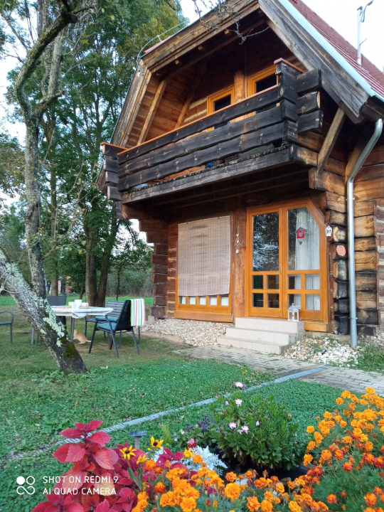 Apartman egy Makovecz Imre tervezte házban - Ispánk
