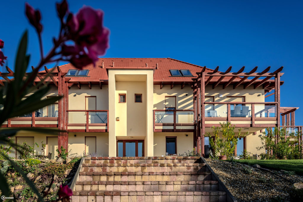Aranymandula Apartmanok - Balatonakali