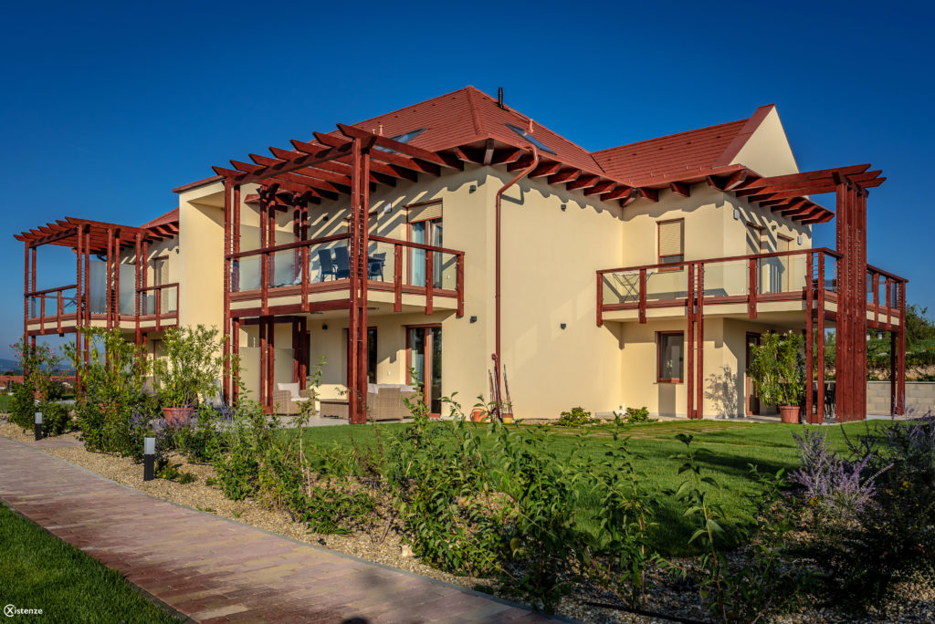 Aranymandula Apartmanok Balatonakali