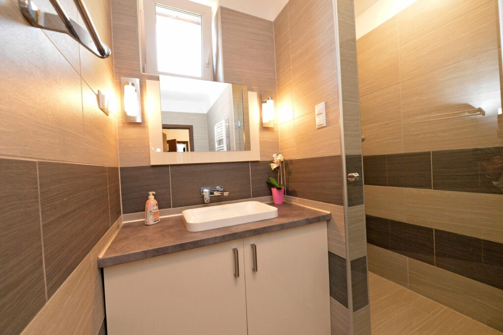 Aranymandula Apartmanok - Balatonakali
