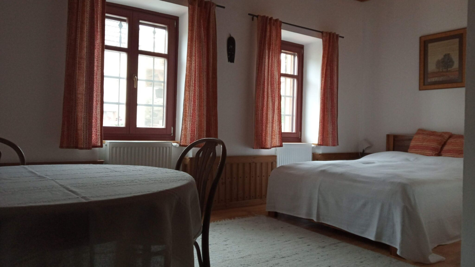 Bruderhaus Szállás - Vöröstó