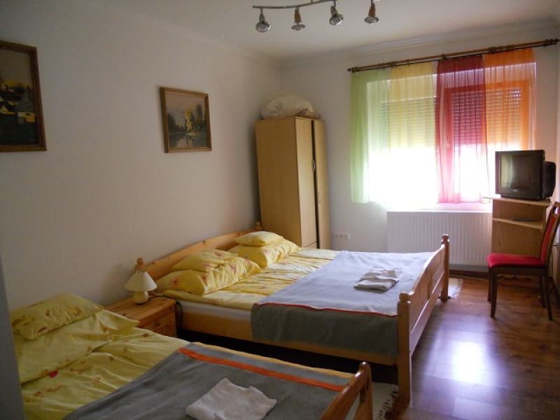 Édes-Mézes Vendégház - Kerkafalva
