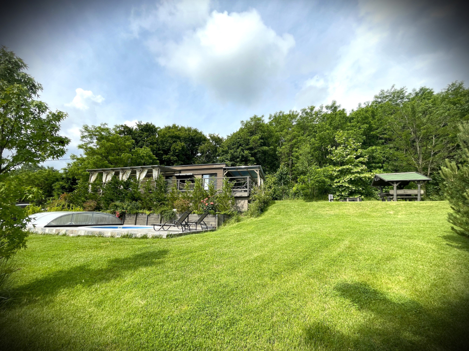 Forest Lodge Diósjenő