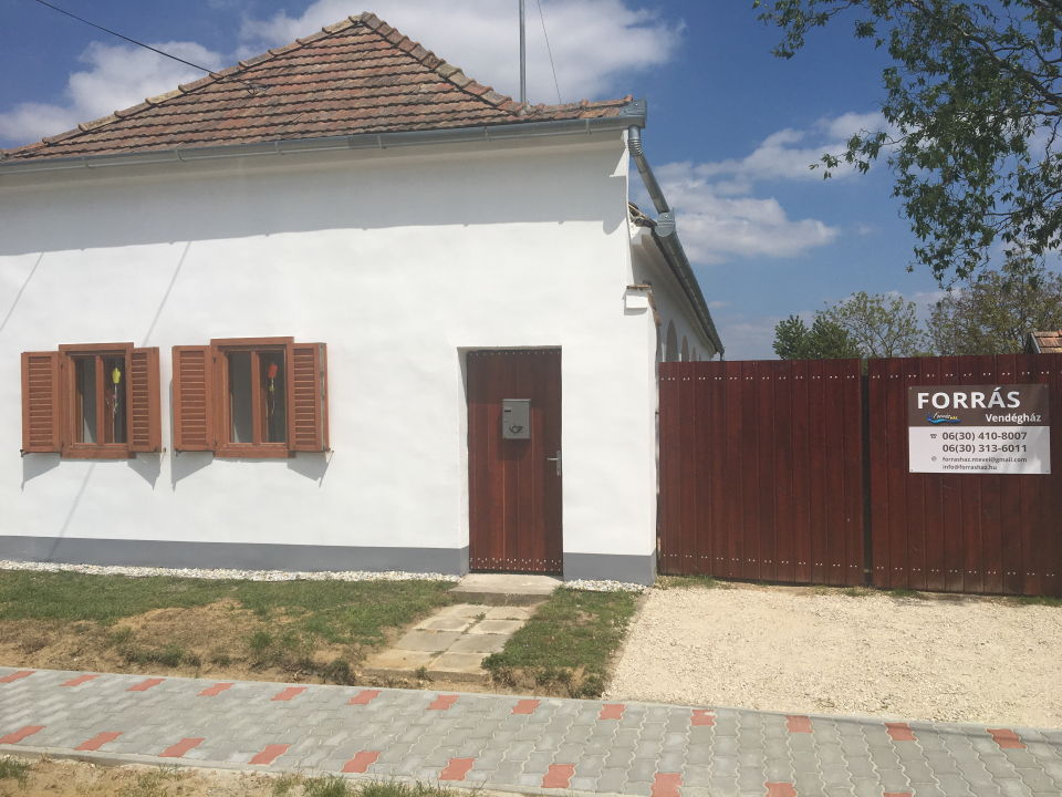 Forrás Vendégház