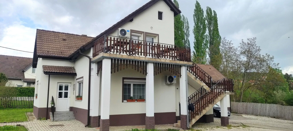 Gyöngyike Apartmanház Vonyarcvashegy