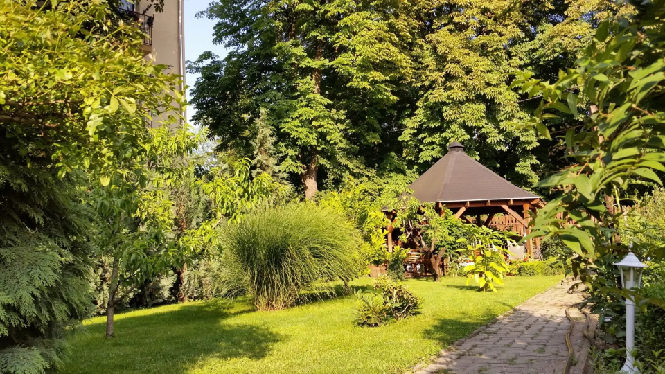 Iskolakert apartman - Sárospatak