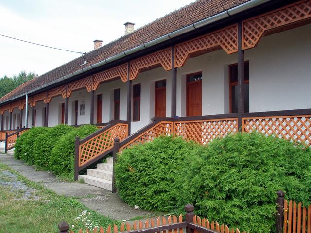 Kőbérc Panzió Üdülőházak, Étterem és Kemping Bózsva
