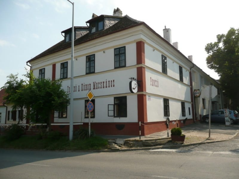 Kóbor Macska Fogadó - Kőszeg