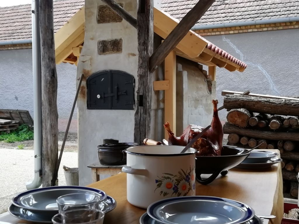 Magor Vendégház - Tét
