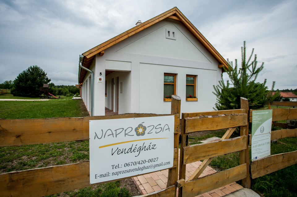 Naprózsa Vendégház - Fenyőfő