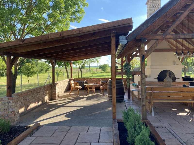 Oázis Apartman - Sarud