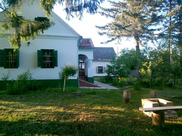ÖregFenyő Porta - Magyarszombatfa