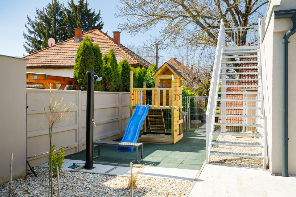 Park Apartmanok - Balatonszárszó