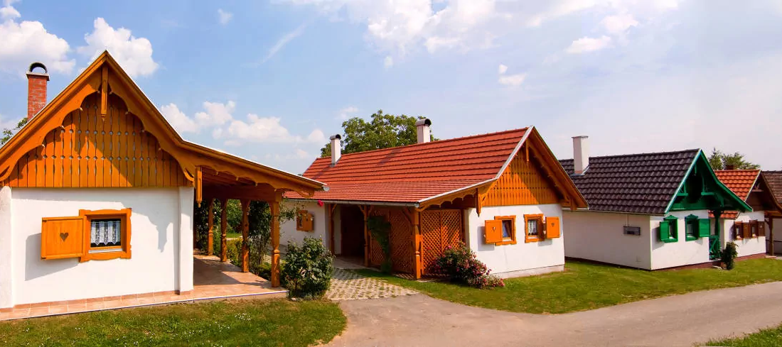 Patóhegyi Borházfalu 