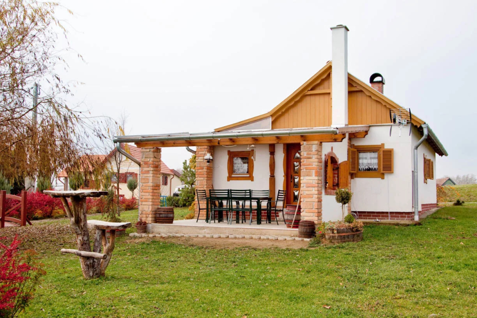 Patóhegyi Borházfalu  - Petrikeresztúr