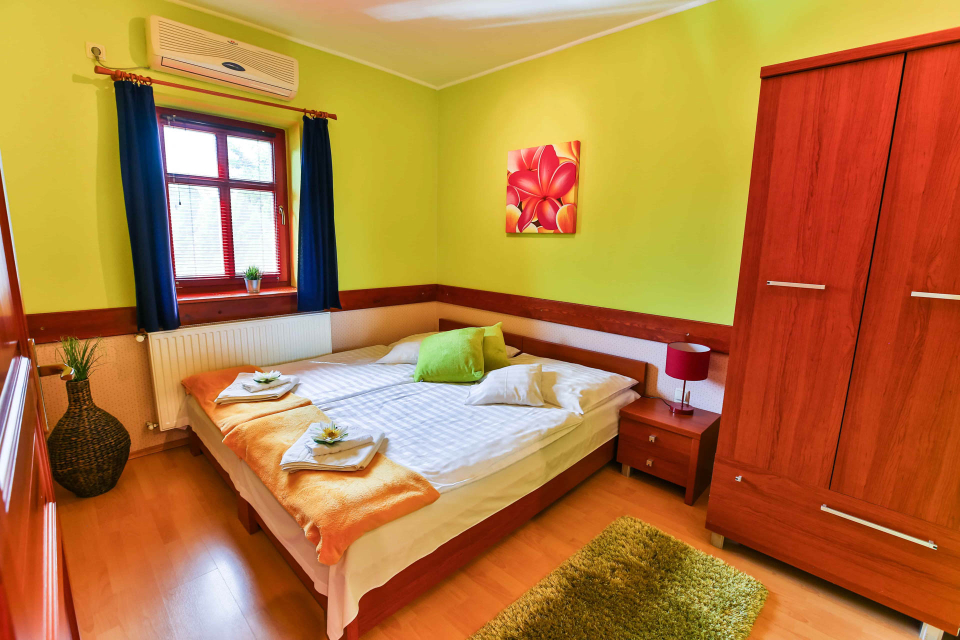 Sára-Lux Apartman - Nyárliget