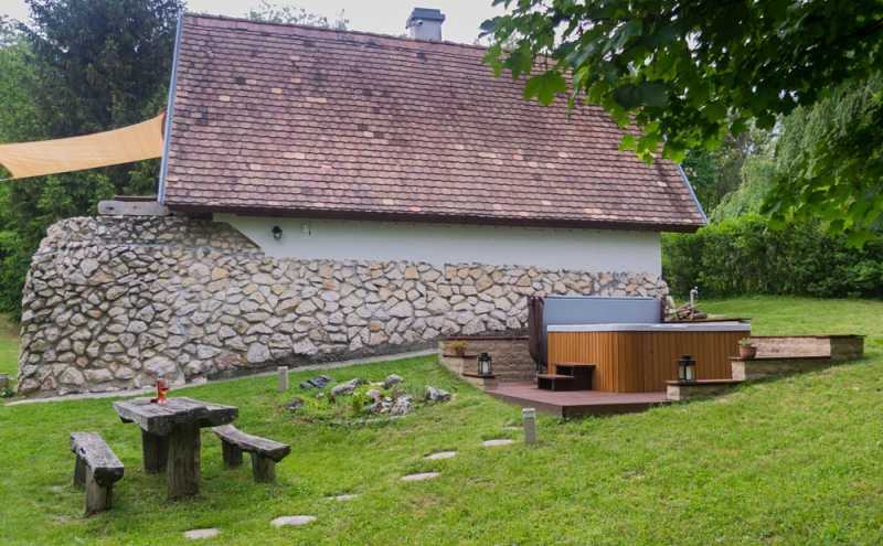 Zöld Fenyő Kuckó - Bárdudvarnok